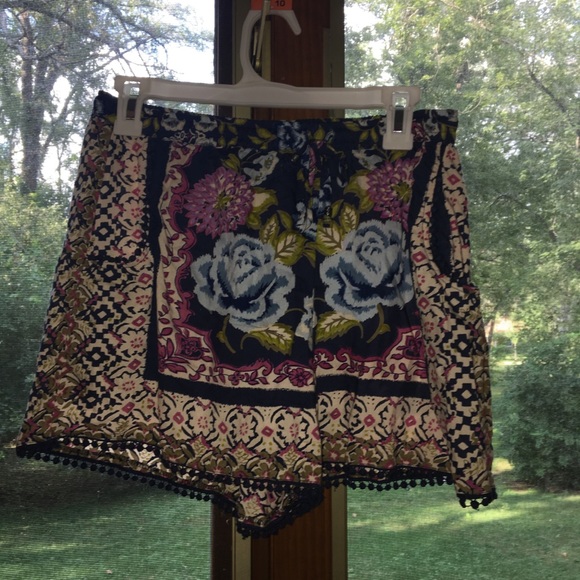 Floral shorts - Picture 1 of 1